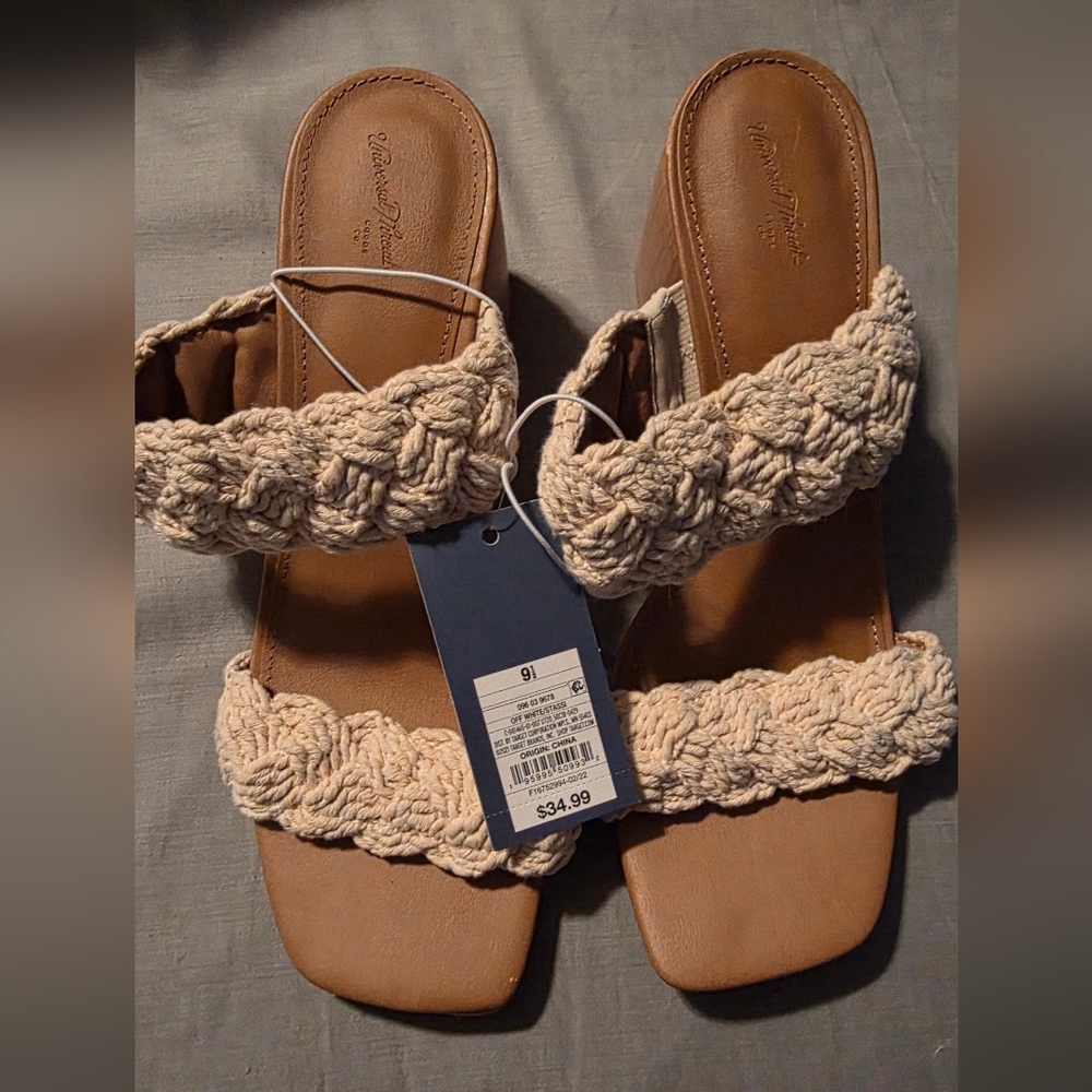 Universal Thread Tan Braided Sandals